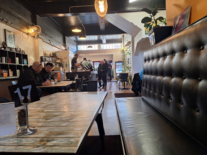 Bob Cafe photo